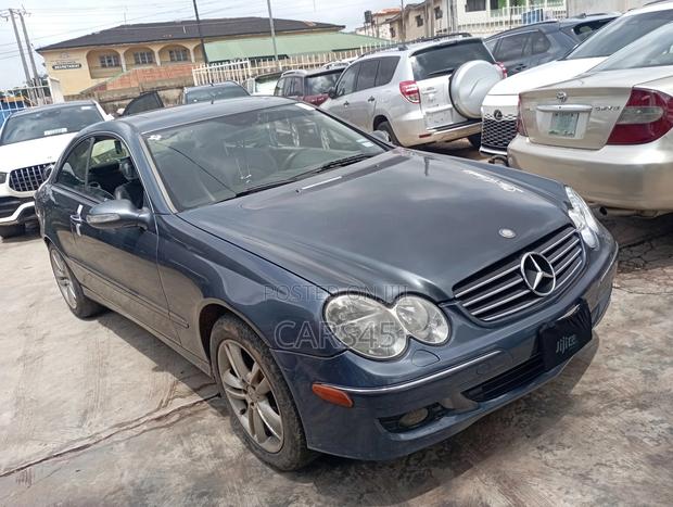 Mercedes-Benz CLK 2006 Blue