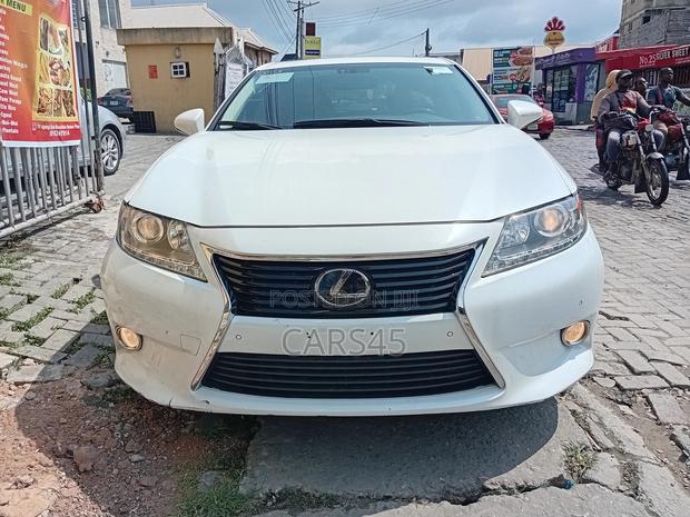 Lexus ES 2014 White