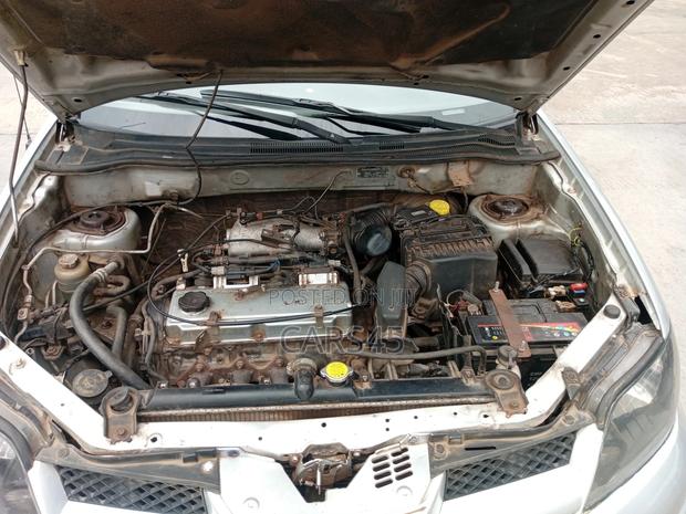Mitsubishi Outlander 2003 Silver