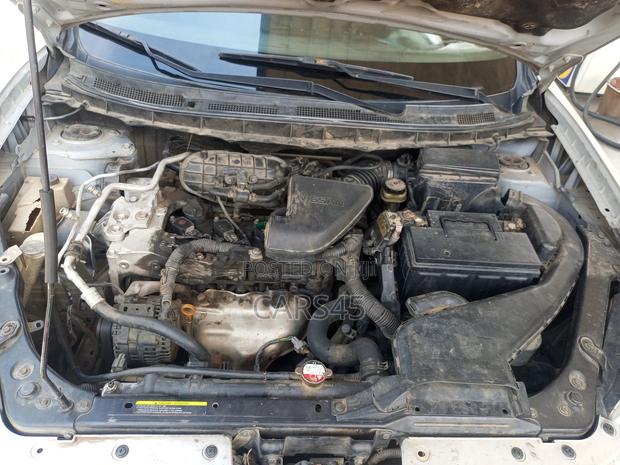 Nissan Rogue 2010 Silver
